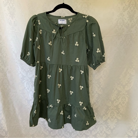 Girls Green Daisy Floral Boho Dress with 3/4 sleeves. SZ 10-12 - Picture 2 of 5